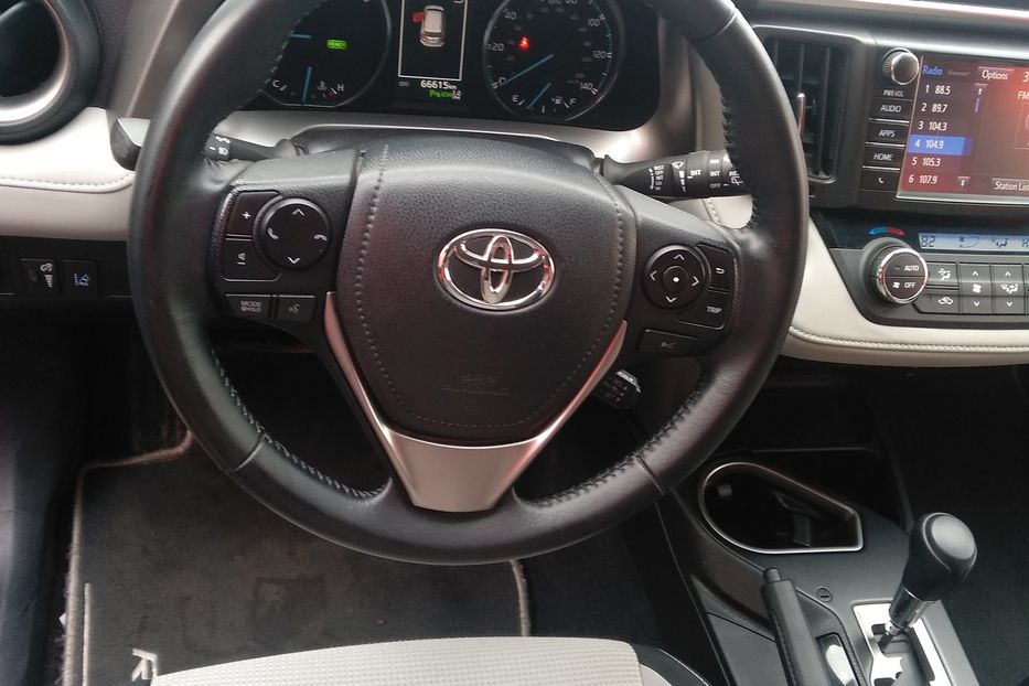 Продам Toyota Rav 4 Hybrid 2016 года в Одессе