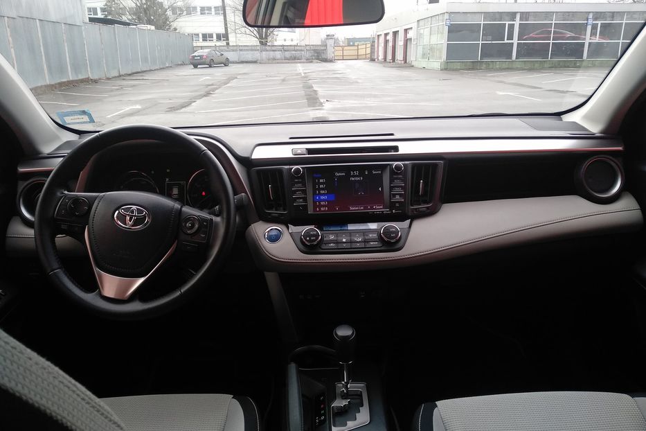 Продам Toyota Rav 4 Hybrid 2016 года в Одессе