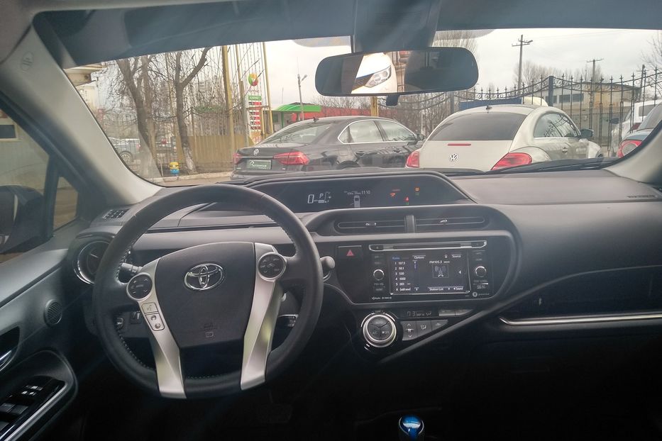 Продам Toyota Prius C 2017 года в Одессе