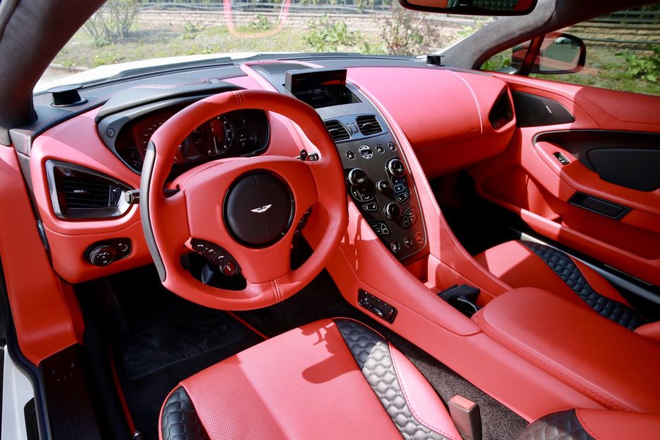 Продам Aston Martin Vanquish 2015 года в Киеве