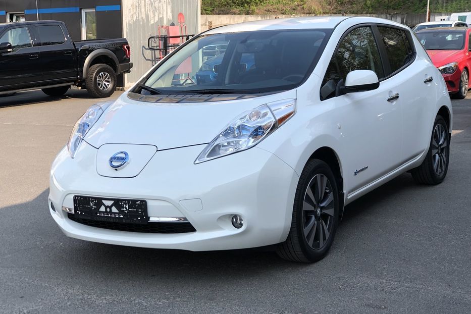 Продам Nissan Leaf SL 2015 года в Киеве