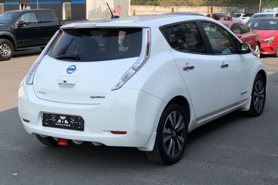 Продам Nissan Leaf SL 2015 года в Киеве