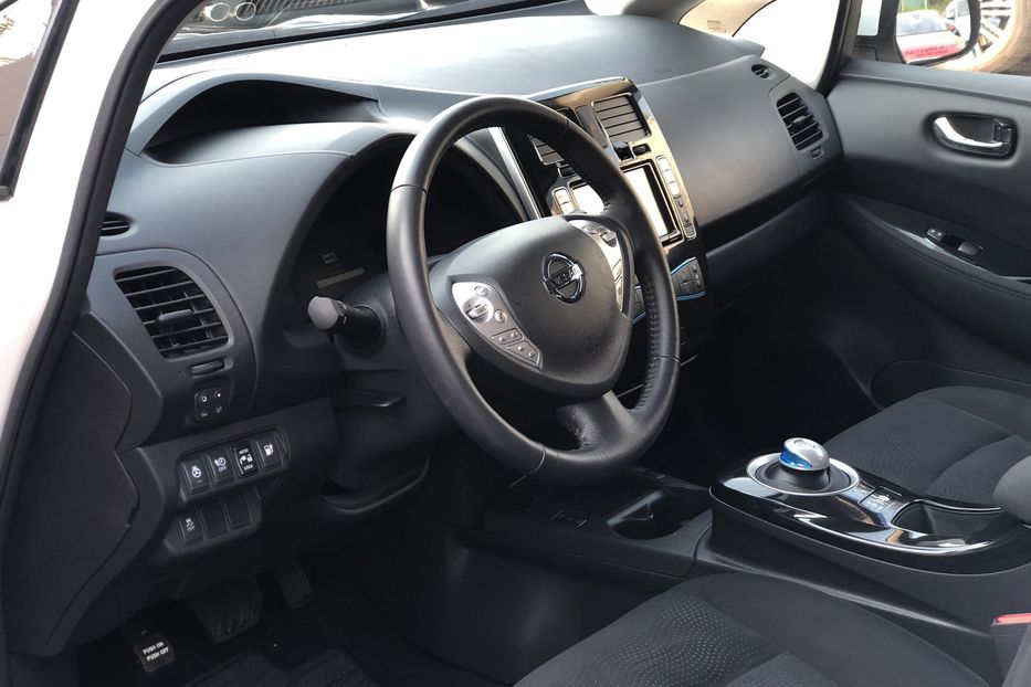 Продам Nissan Leaf SV 30 kw 2016 года в Киеве