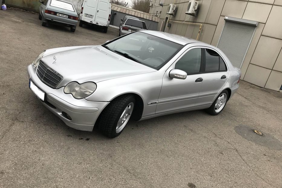 Продам Mercedes-Benz C-Class 2001 года в Днепре