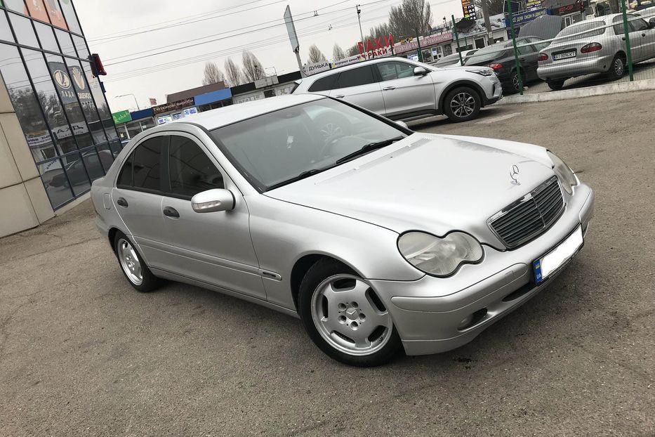 Продам Mercedes-Benz C-Class 2001 года в Днепре