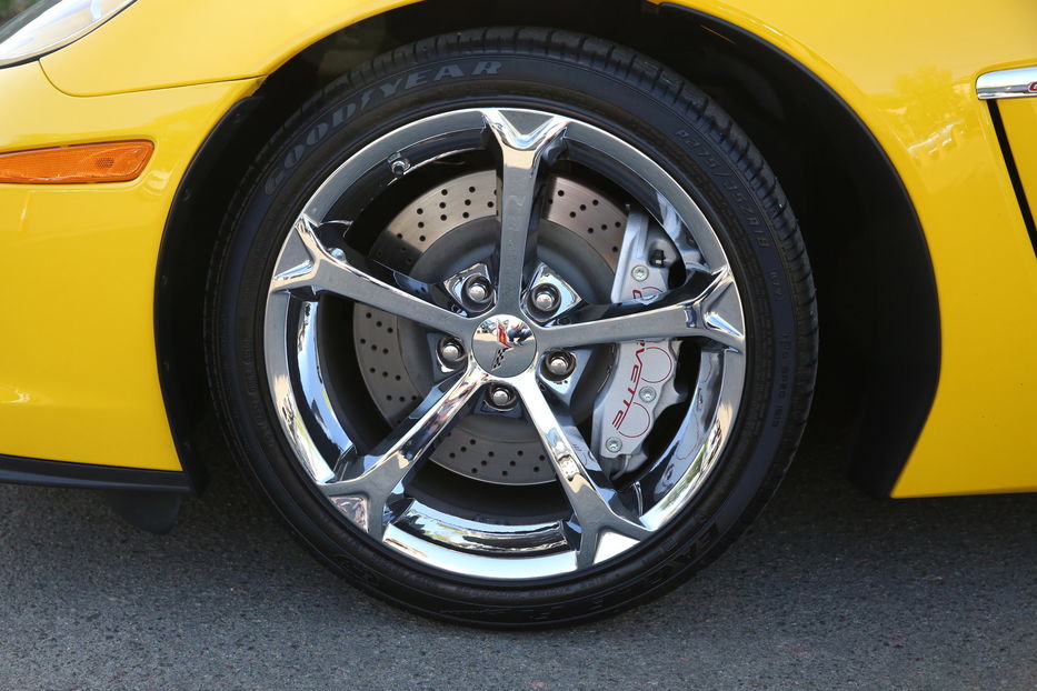 Продам Chevrolet Corvette Convertible grand sport 2011 года в Киеве