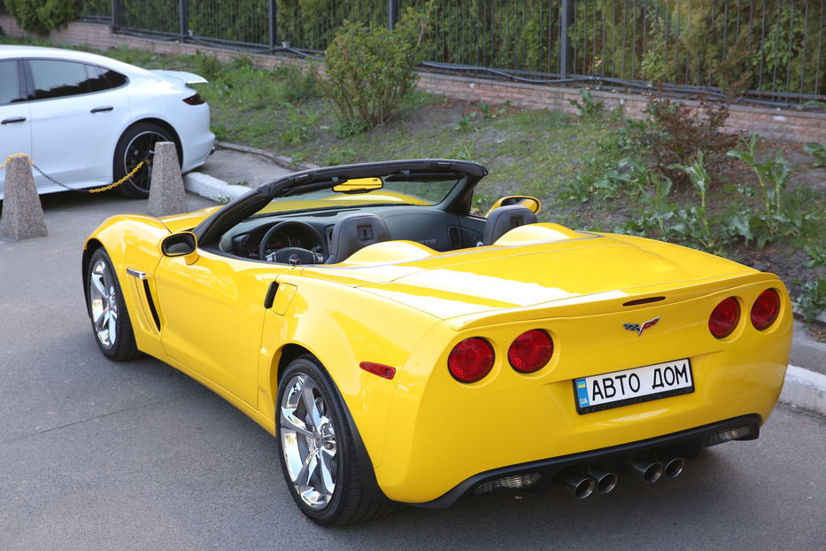 Продам Chevrolet Corvette Convertible grand sport 2011 года в Киеве
