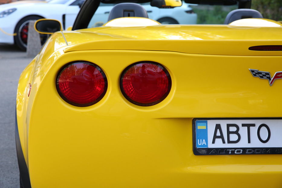 Продам Chevrolet Corvette Convertible grand sport 2011 года в Киеве