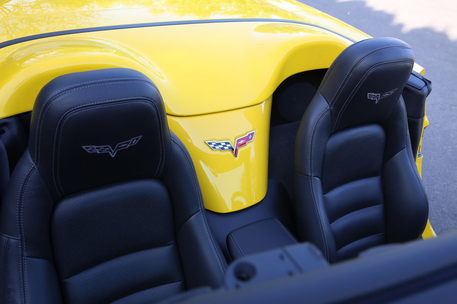 Продам Chevrolet Corvette Convertible grand sport 2011 года в Киеве