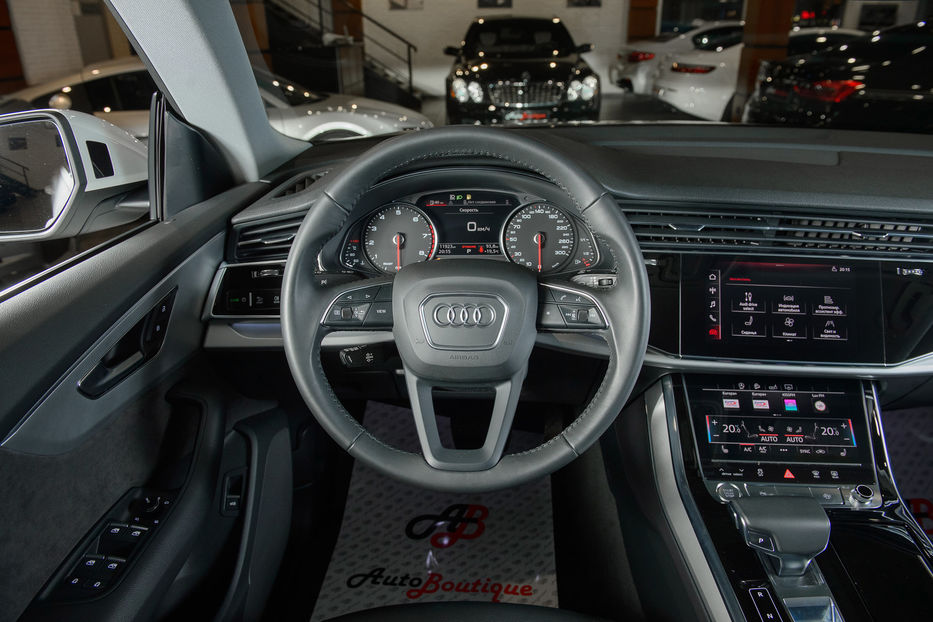 Продам Audi Q8 s-line 2018 года в Одессе
