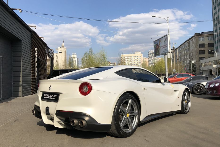 Продам Ferrari F12 Berlinetta 2012 года в Киеве