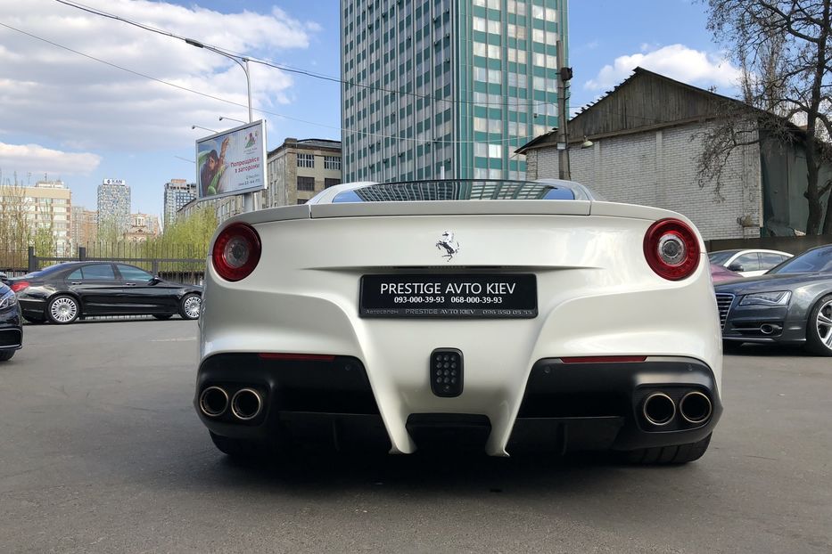 Продам Ferrari F12 Berlinetta 2012 года в Киеве