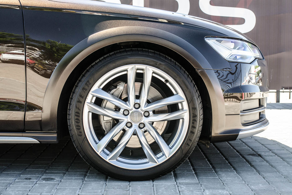 Продам Audi A6 Allroad 3.0TFSI QUATTRO 2015 года в Киеве