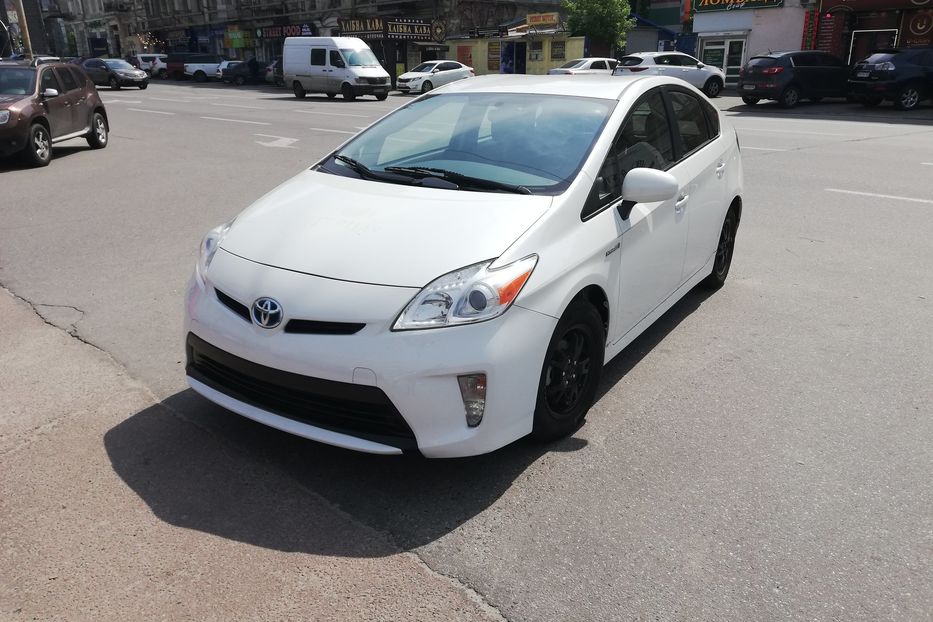 Продам Toyota Prius 2015 года в Киеве