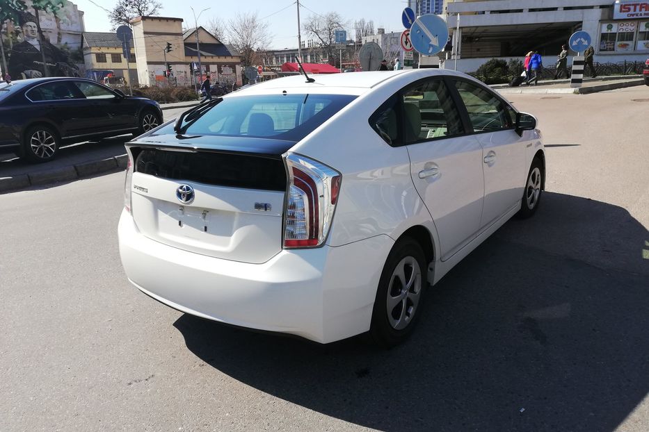 Продам Toyota Prius Luxe 2012 года в Киеве