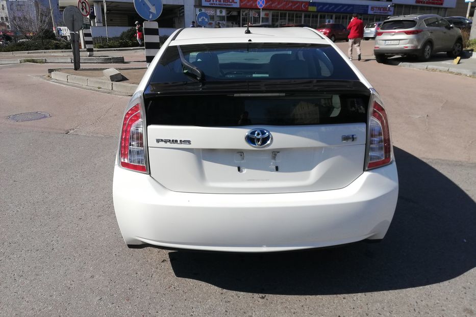 Продам Toyota Prius Luxe 2012 года в Киеве