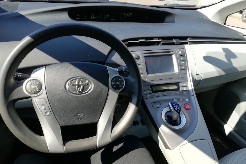 Продам Toyota Prius Luxe 2012 года в Киеве