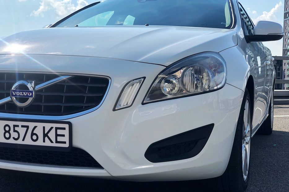 Продам Volvo V60 2013 года в Днепре