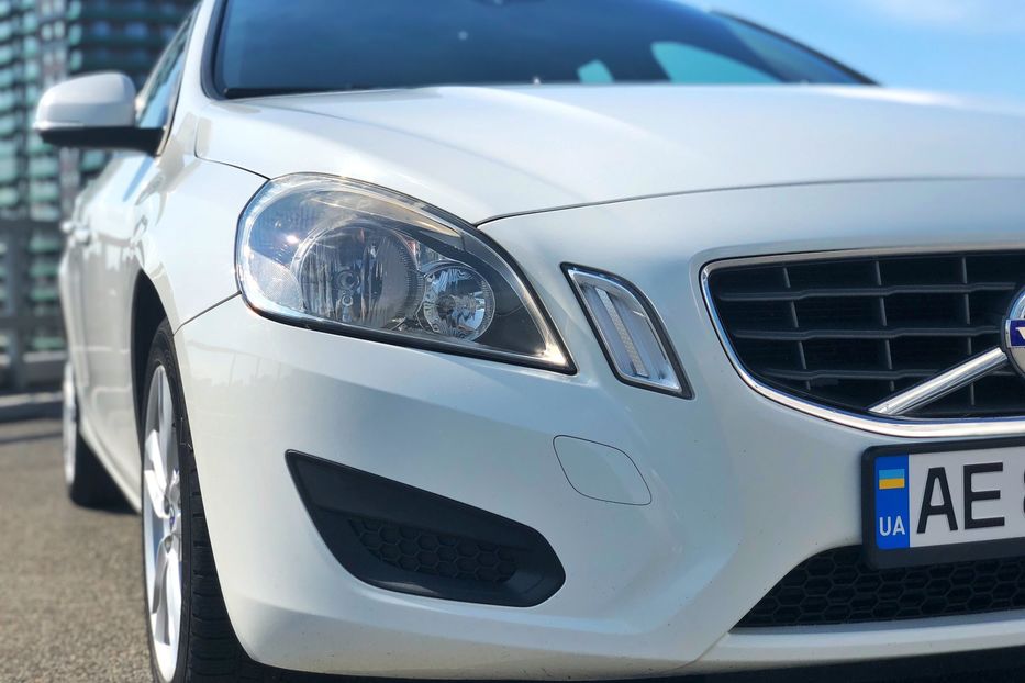 Продам Volvo V60 2013 года в Днепре