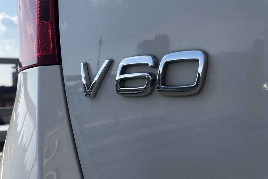 Продам Volvo V60 2013 года в Днепре