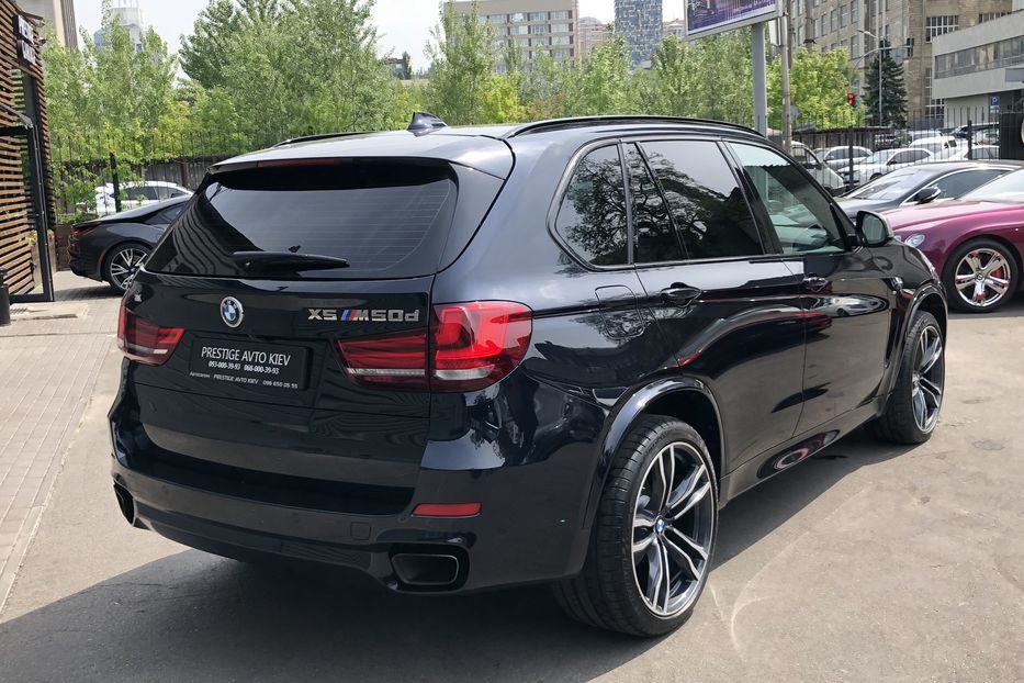 Продам BMW X5 M50D 2017 года в Киеве