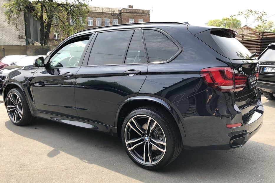 Продам BMW X5 M50D 2017 года в Киеве