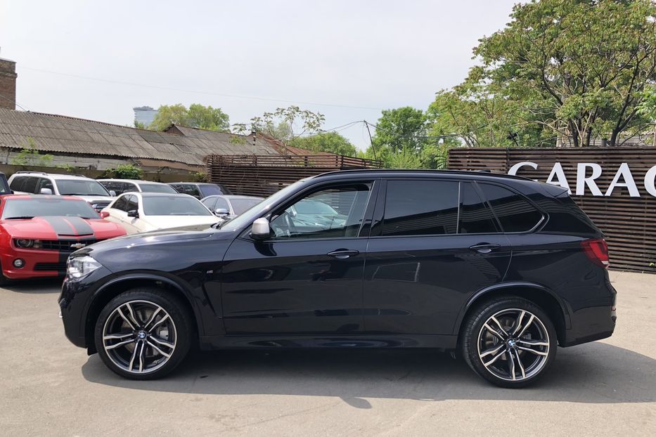 Продам BMW X5 M50D 2017 года в Киеве