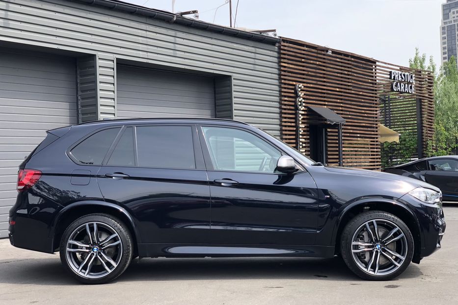 Продам BMW X5 M50D 2017 года в Киеве