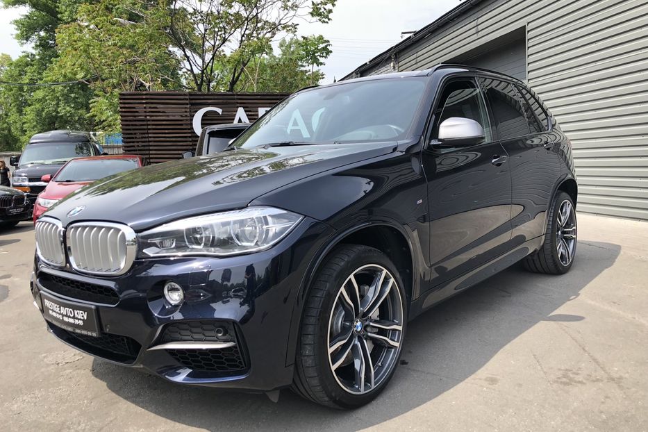 Продам BMW X5 M50D 2017 года в Киеве