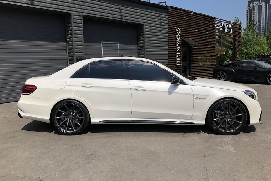 Продам Mercedes-Benz E-Class 63 AMG 2013 года в Киеве