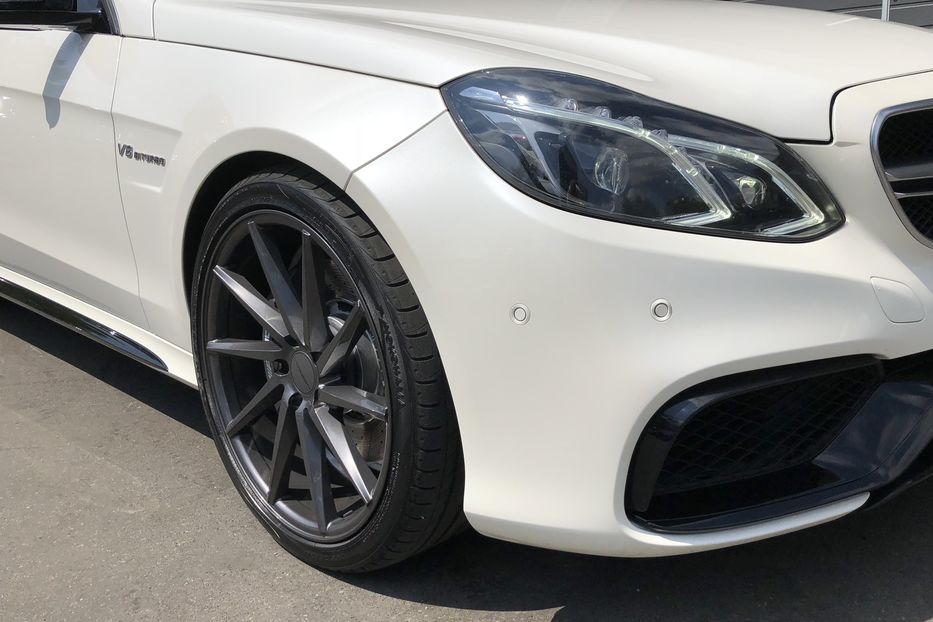 Продам Mercedes-Benz E-Class 63 AMG 2013 года в Киеве