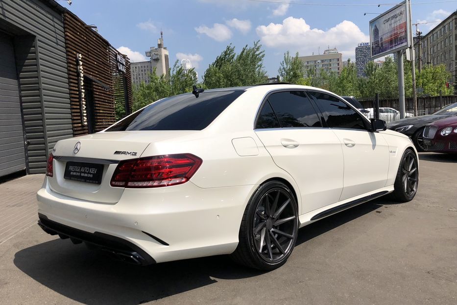 Продам Mercedes-Benz E-Class 63 AMG 2013 года в Киеве