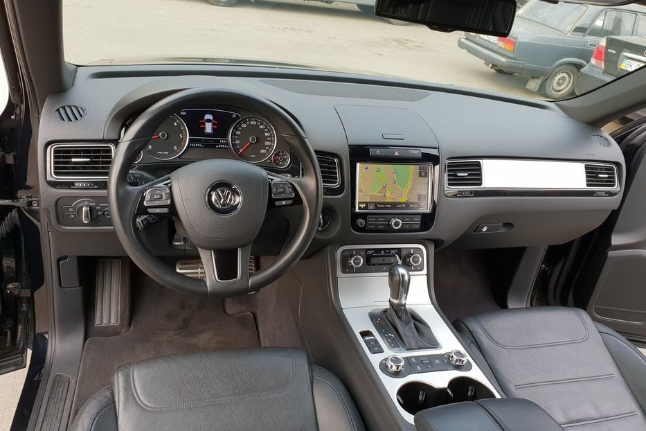 Продам Volkswagen Touareg 2012 года в Киеве