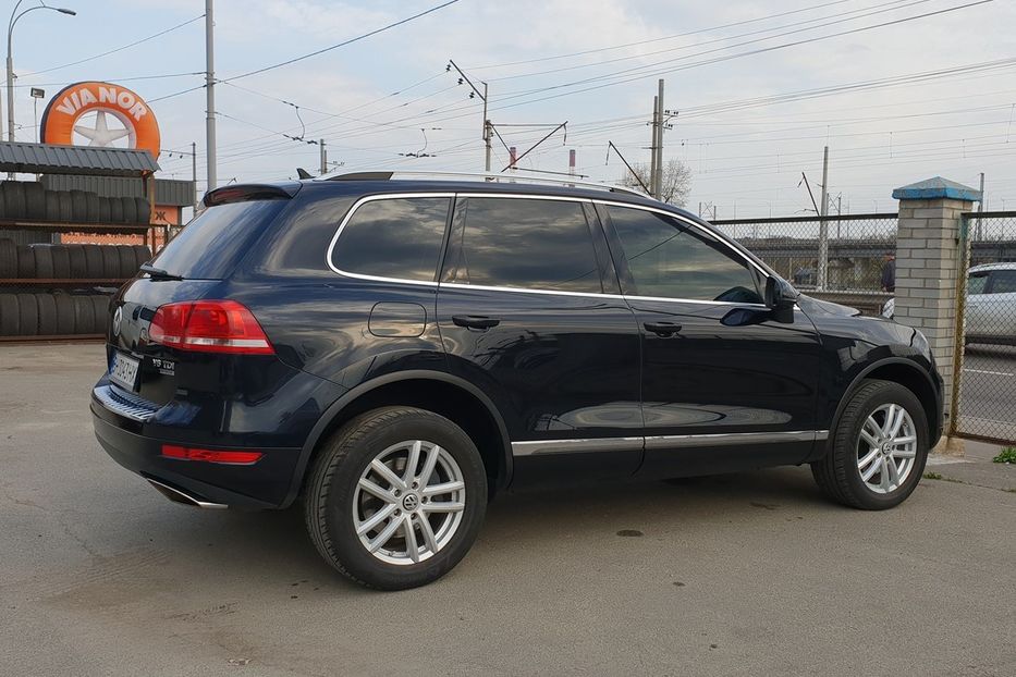 Продам Volkswagen Touareg 2012 года в Киеве