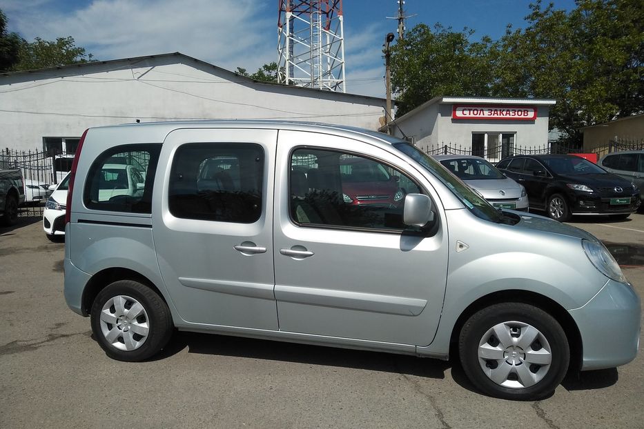 Продам Renault Kangoo пасс. Happy Family 2011 года в Одессе