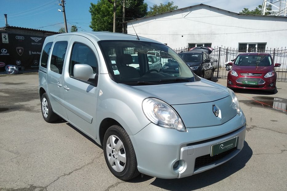 Продам Renault Kangoo пасс. Happy Family 2011 года в Одессе