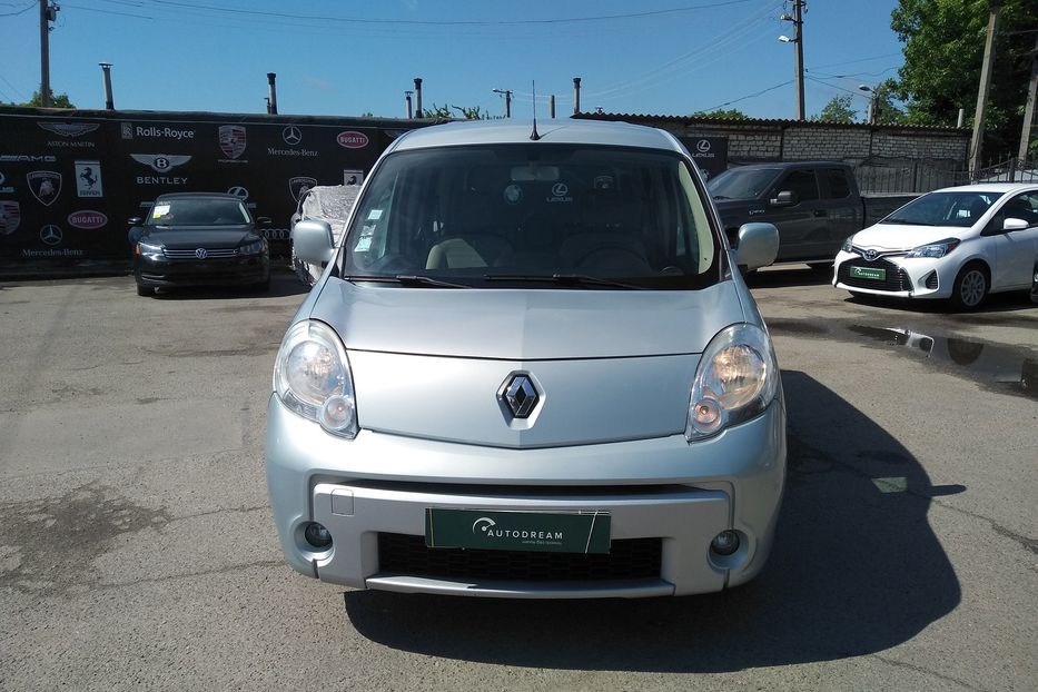 Продам Renault Kangoo пасс. Happy Family 2011 года в Одессе