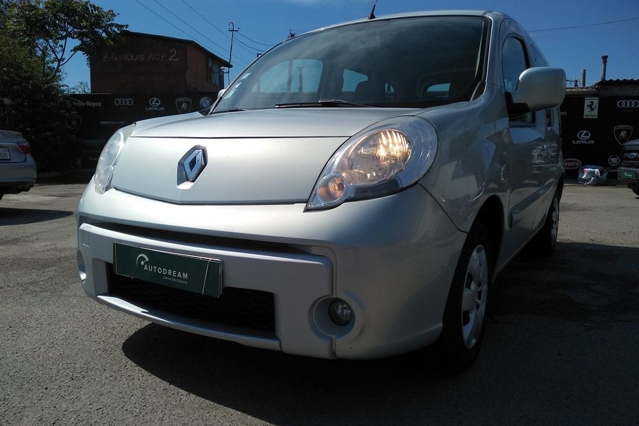 Продам Renault Kangoo пасс. Happy Family 2011 года в Одессе