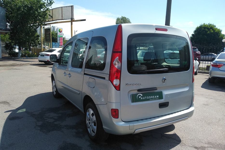 Продам Renault Kangoo пасс. Happy Family 2011 года в Одессе