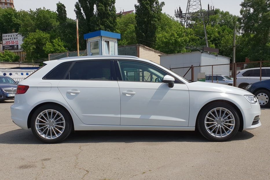 Продам Audi A3 Dynamic 2016 года в Киеве