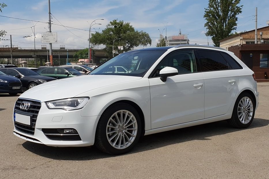 Продам Audi A3 Dynamic 2016 года в Киеве