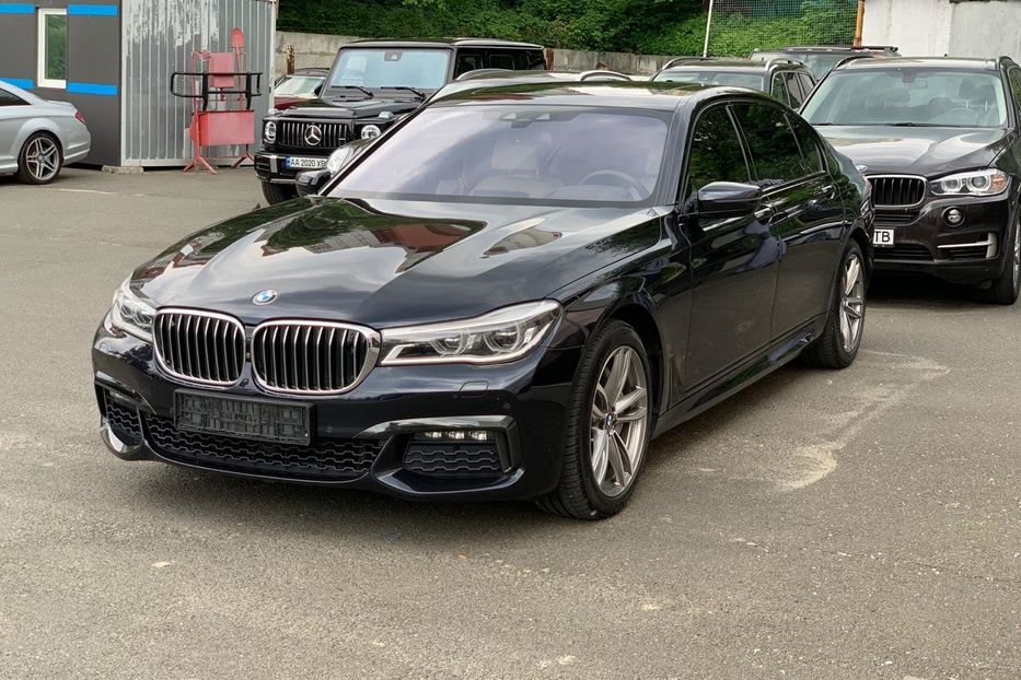 Продам BMW 750 М\\\ Long x-drive 2015 года в Киеве