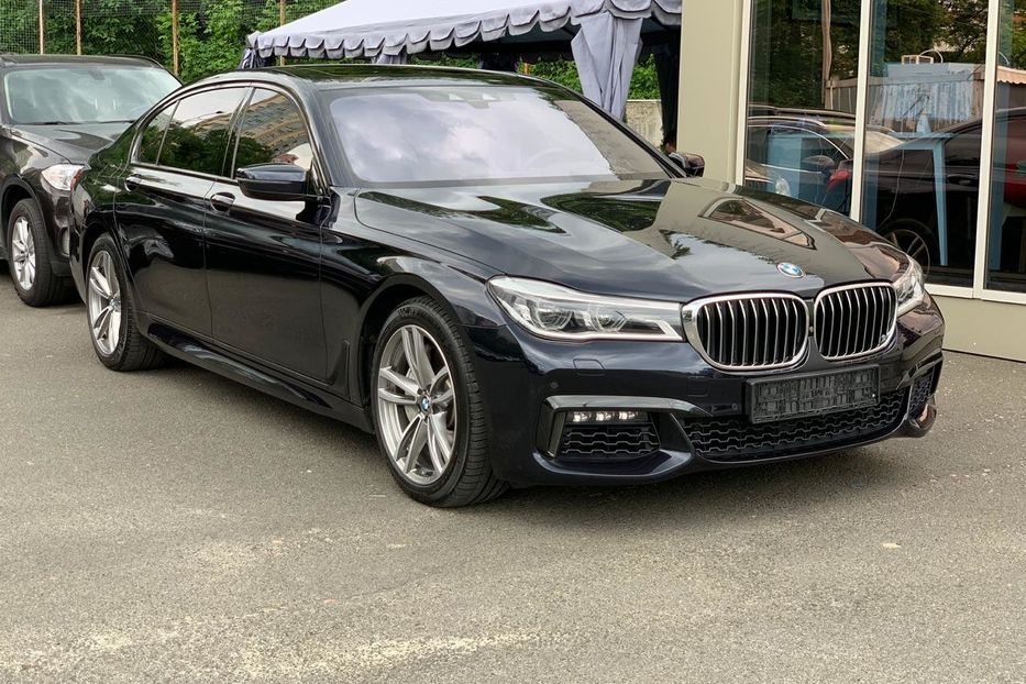 Продам BMW 750 М\\\ Long x-drive 2015 года в Киеве