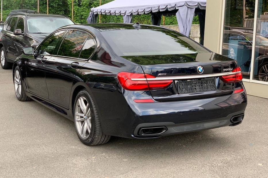 Продам BMW 750 М\\\ Long x-drive 2015 года в Киеве