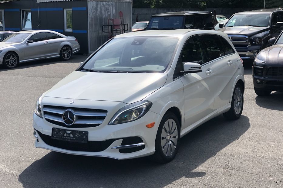 Продам Mercedes-Benz B-Class 250е 2016 года в Киеве