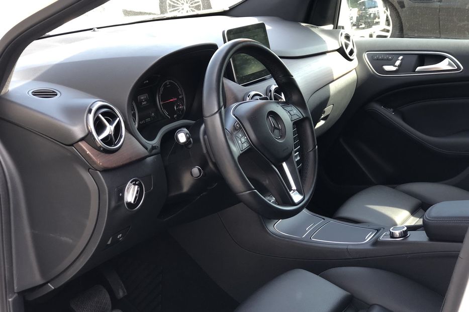 Продам Mercedes-Benz B-Class 250е 2016 года в Киеве