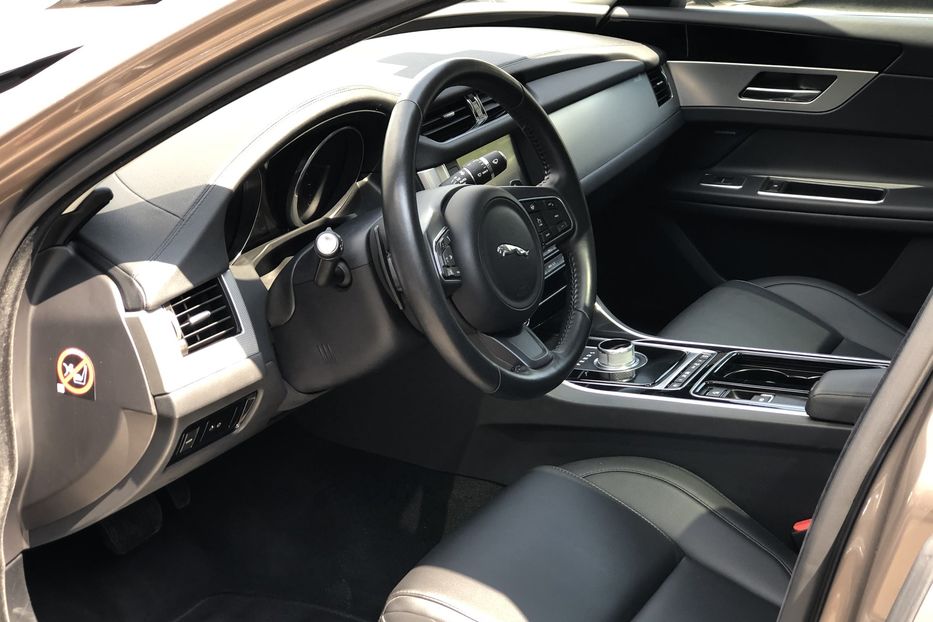 Продам Jaguar XF 35t AWD 2016 года в Киеве