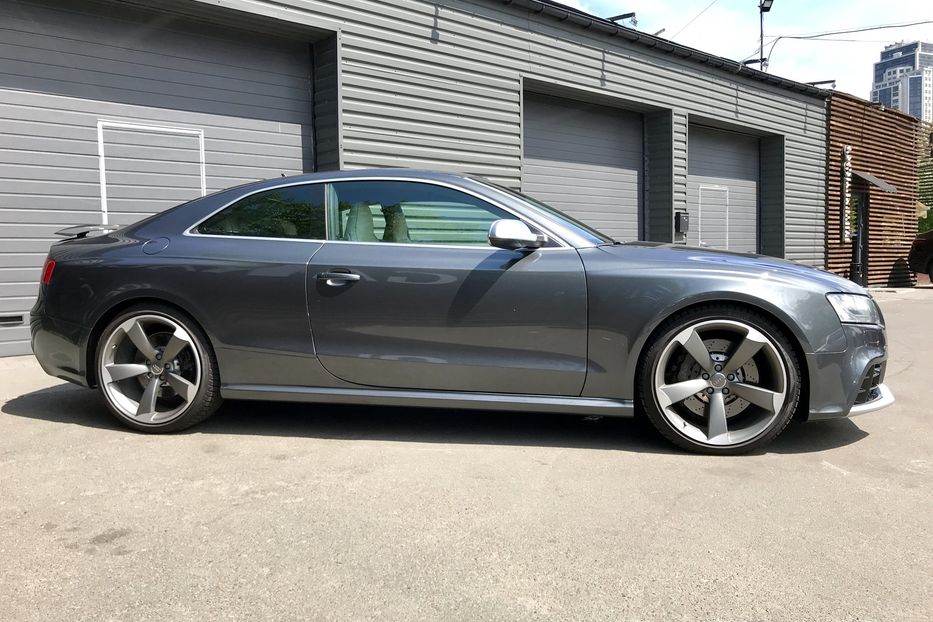 Продам Audi RS5 2011 года в Киеве