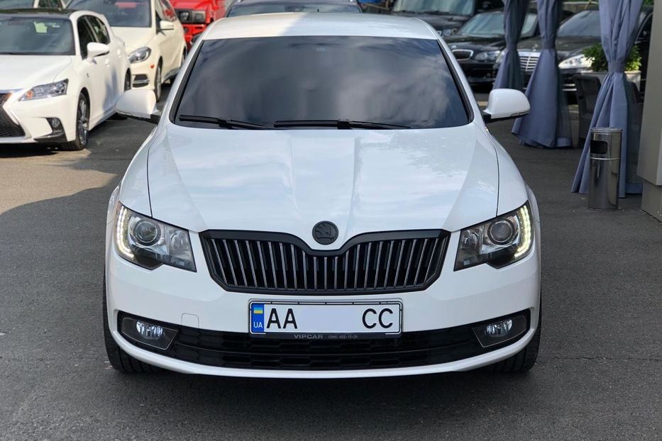 Продам Skoda Superb 2.0 TDI 2013 года в Киеве