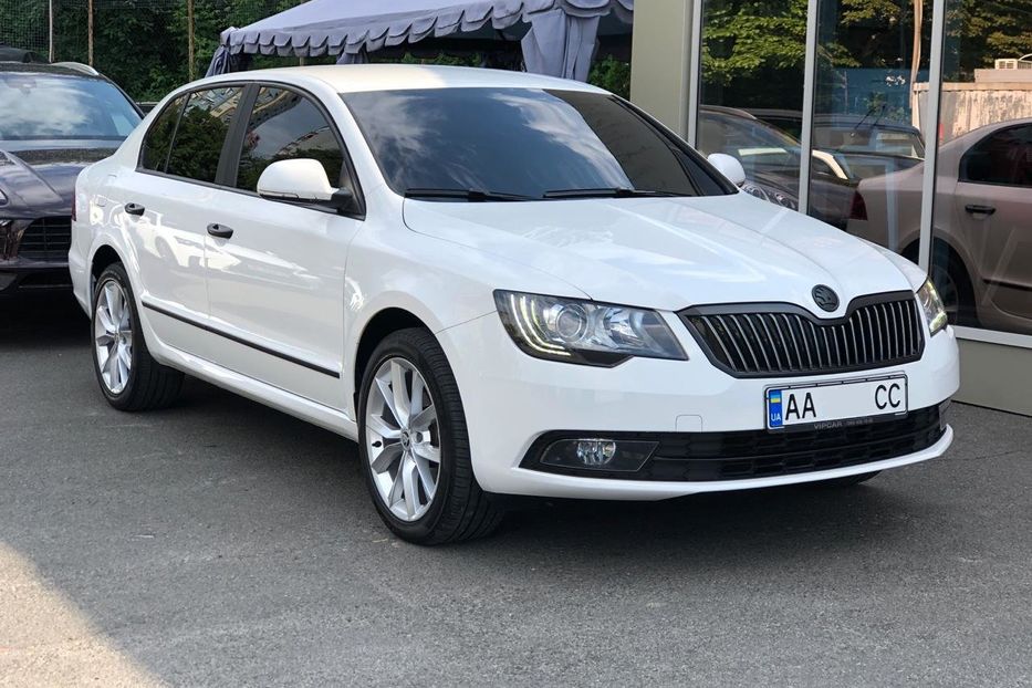 Продам Skoda Superb 2.0 TDI 2013 года в Киеве